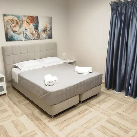 Anna's And - Planespotter's Paradise!!! * Perama (Corfu)